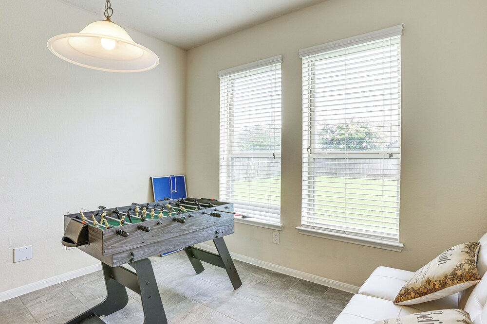 Covered Patio & Spacious Yard: Houston Area Home!