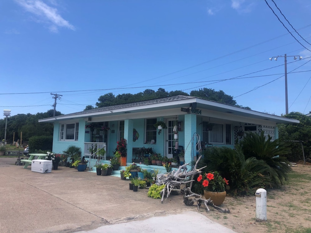 Swell Motel view 3