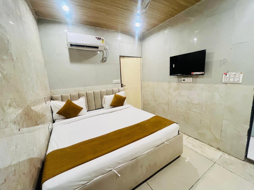 Roomshala Hotel Golden Residency