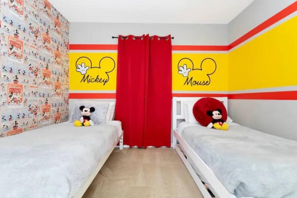 Super Liked - 4BD 3 5b 6 Miles To Disney Springs