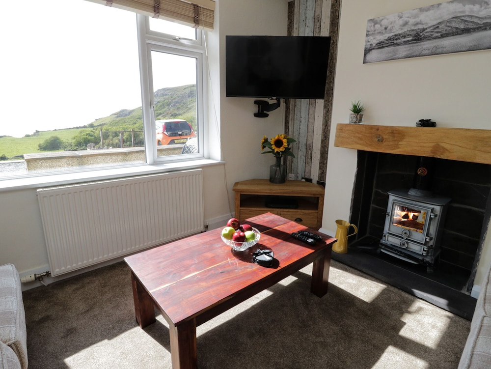 4 Anglesey Road