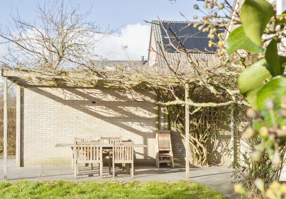 Holiday Home in Terherne Near Scenic Friesland