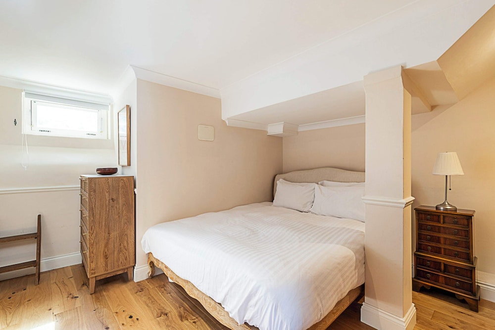 Charming London Retreat