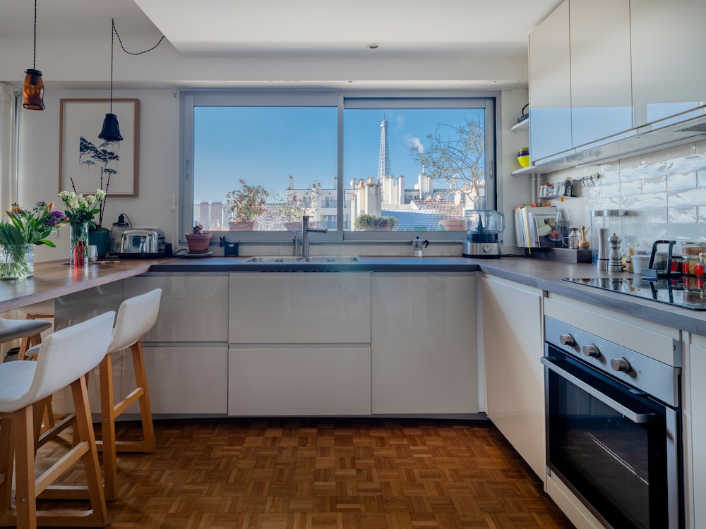 Eiffel Tower Design Residence