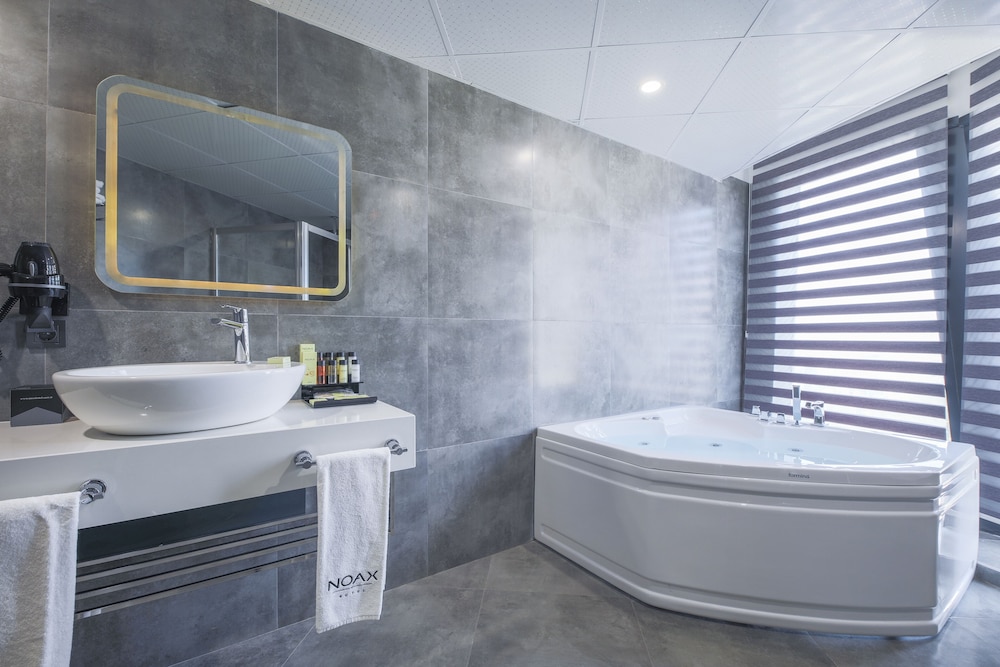 Noax Otel - Image 42