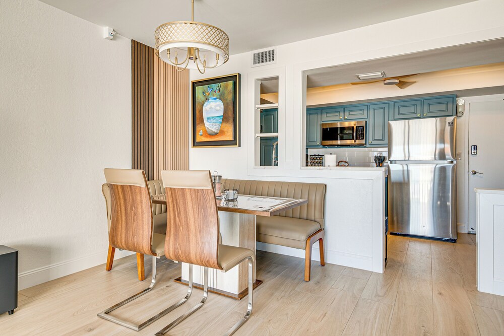Steps to Ocean: Satellite Beach Condo w/ Balcony