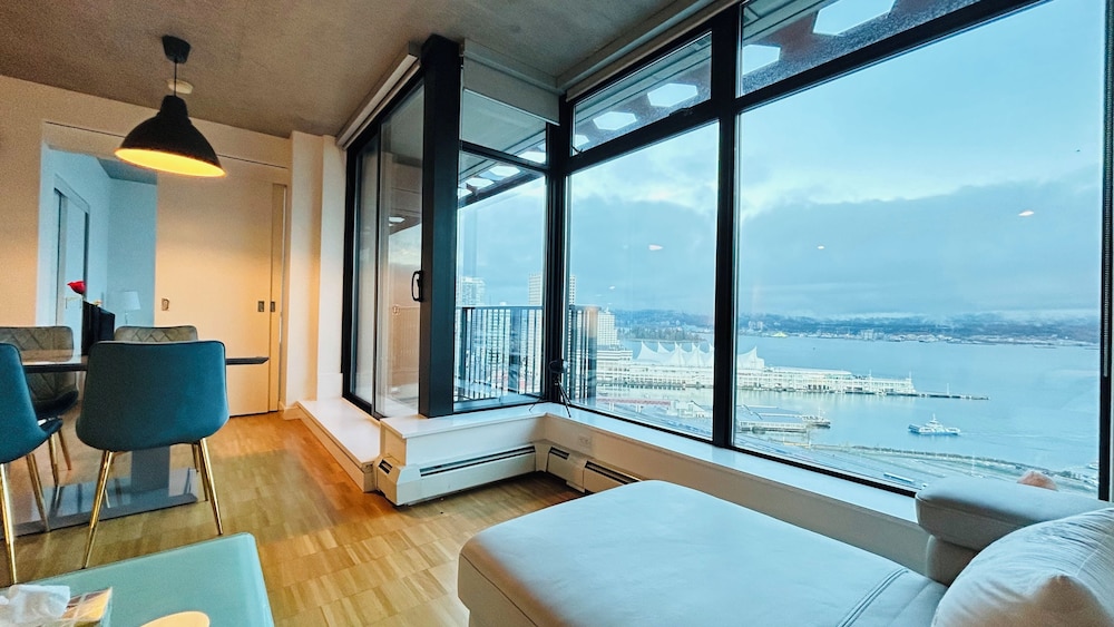 Ocean View Condo . Downtown Vancouver