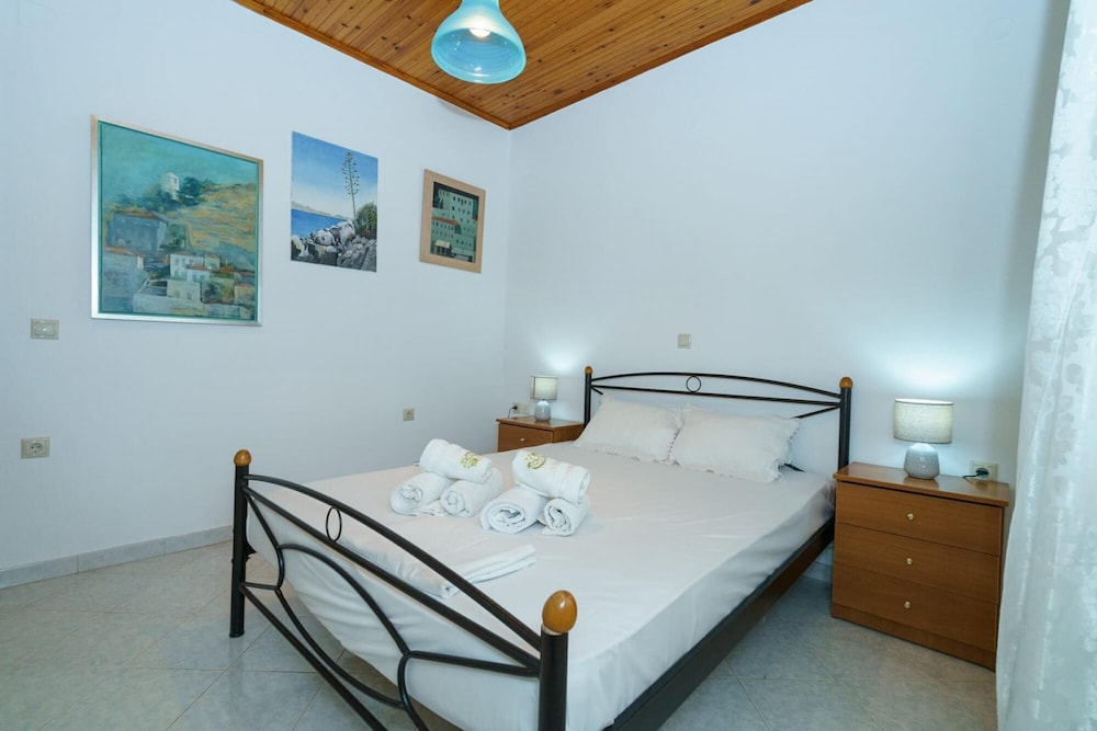 Hydra Cool House-maritime Cozy Home Fully Equipped view 2