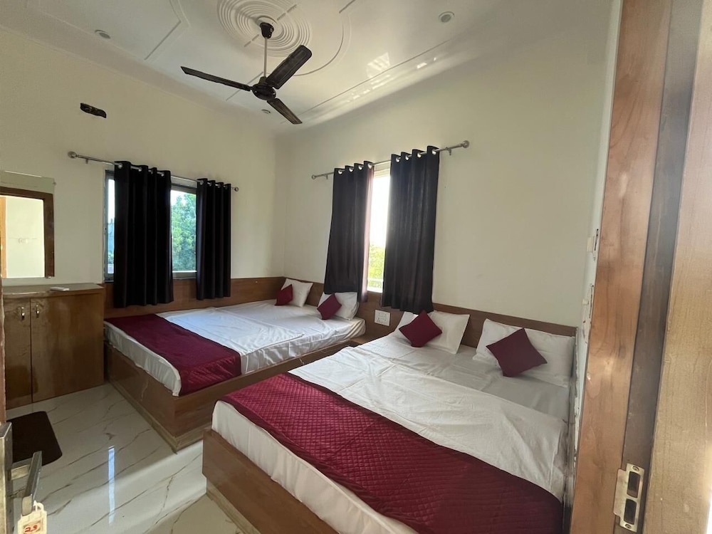 Ladlee Palace Guest House