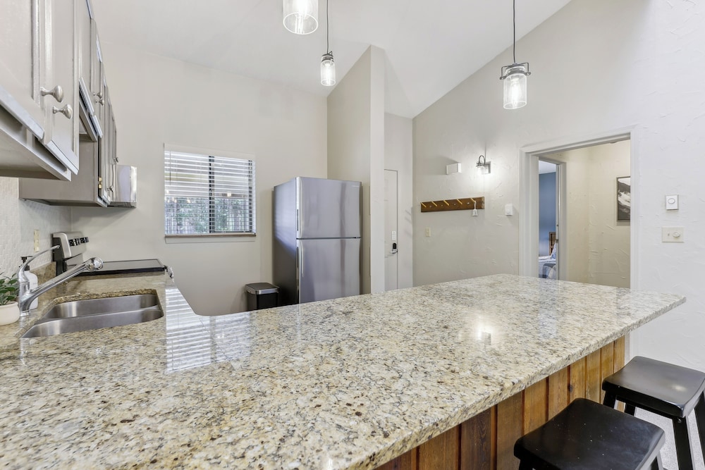 Cozy Winter Park Condo: Bike, Ski, & Hike!