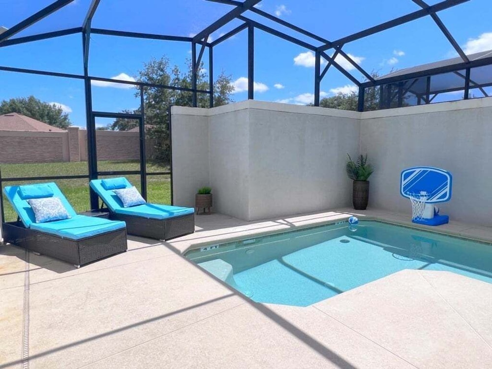 Mickey's Home 5 Bed Town-home With Private Pool! 5 Bedroom Townhouse