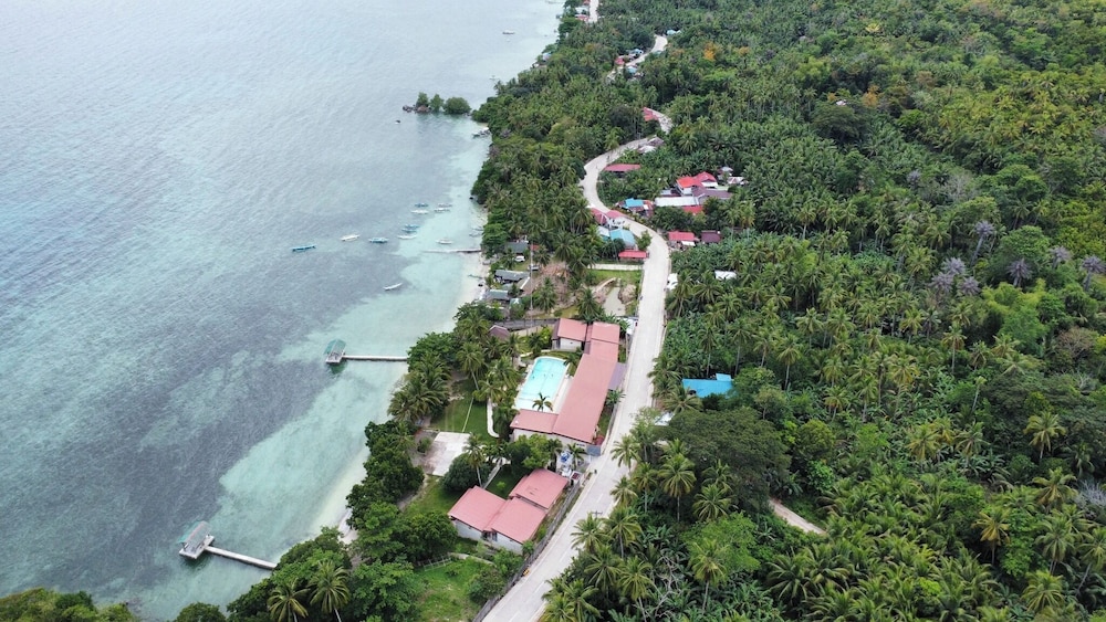 Reef Waters Resort