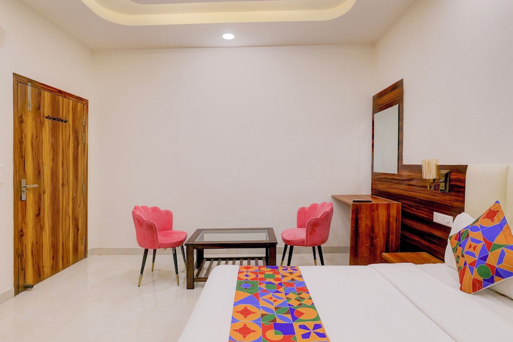 Fabhotel The Elegant