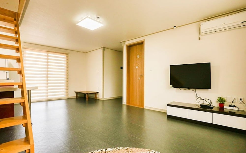 Gyeongju Twin Village Bed and Breakfast