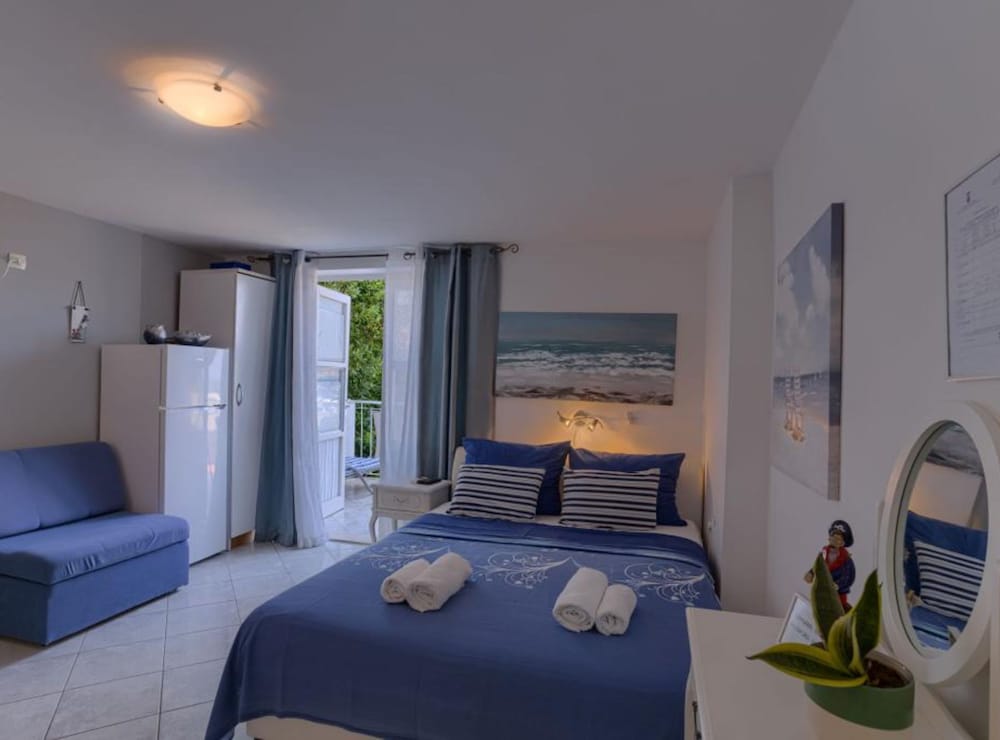 Sunset Tides Apartments With Terrace and Sea View
