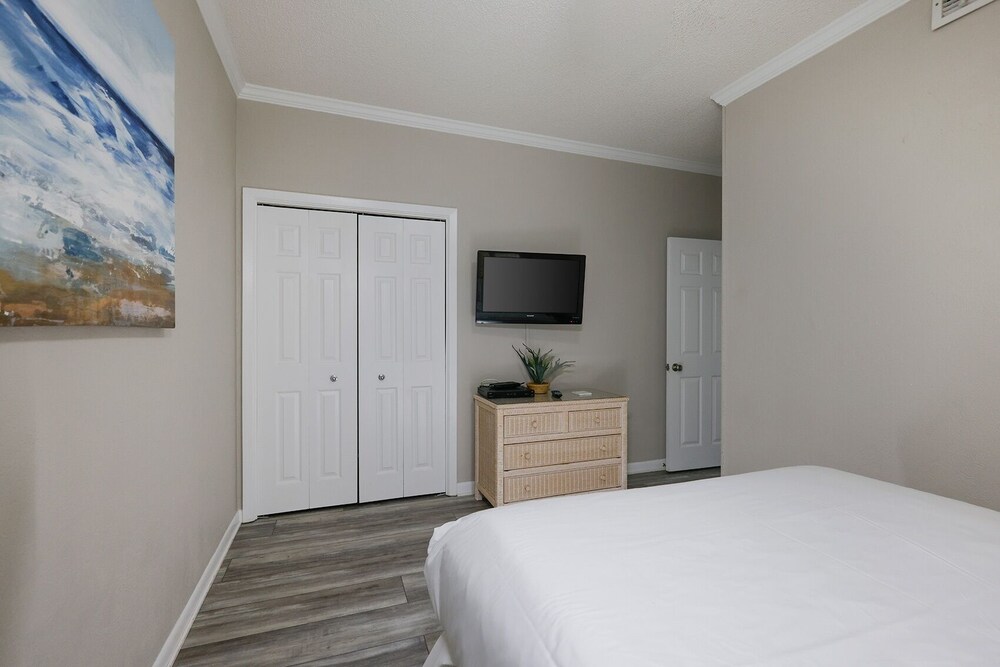 Phoenix V 1403 3 Bedroom Condo