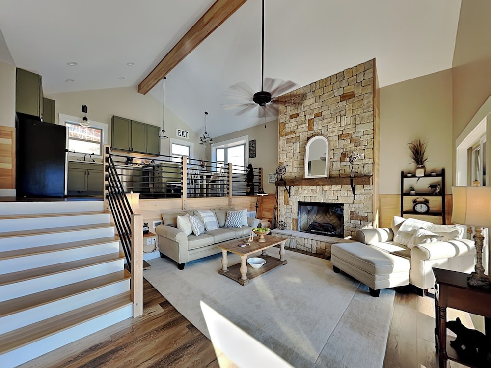 The Squirrel's Nest by Jackson Mountain Rentals