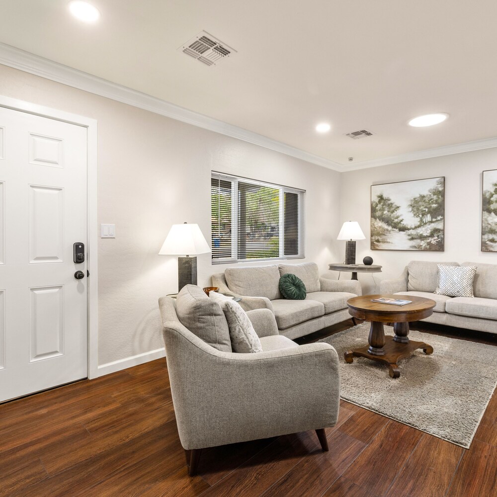 Prescott Family Friendly 3 Bedroom w Large Yard view 5