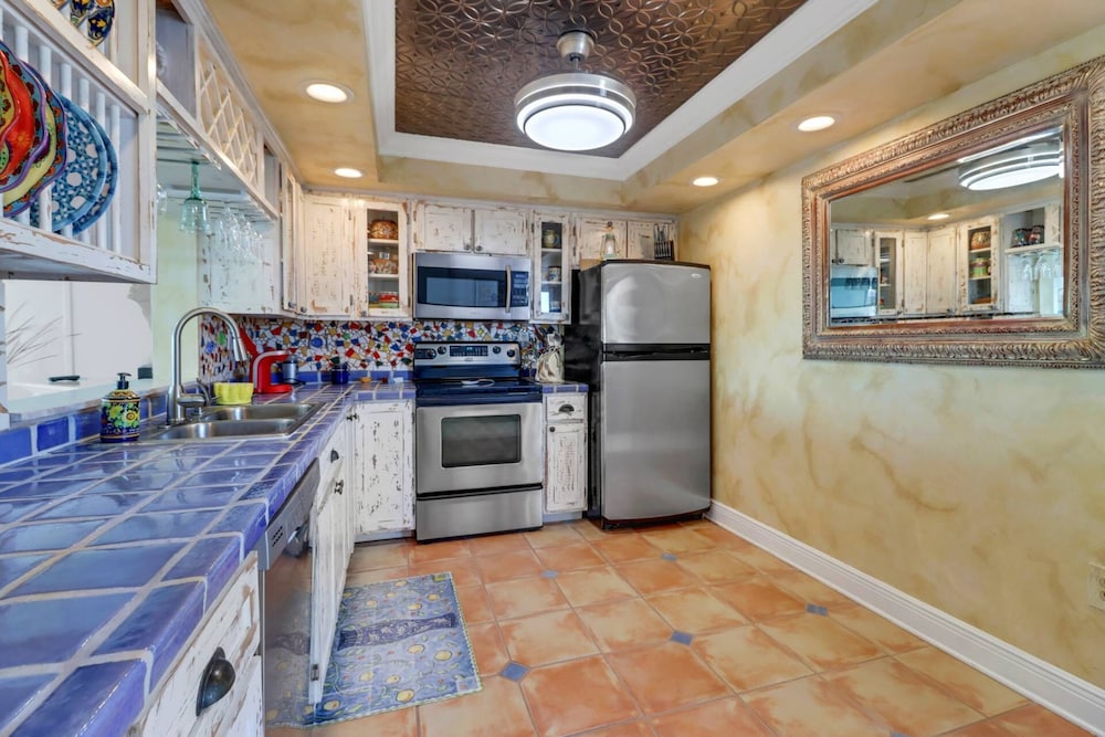 6672 Estero Blvd A511