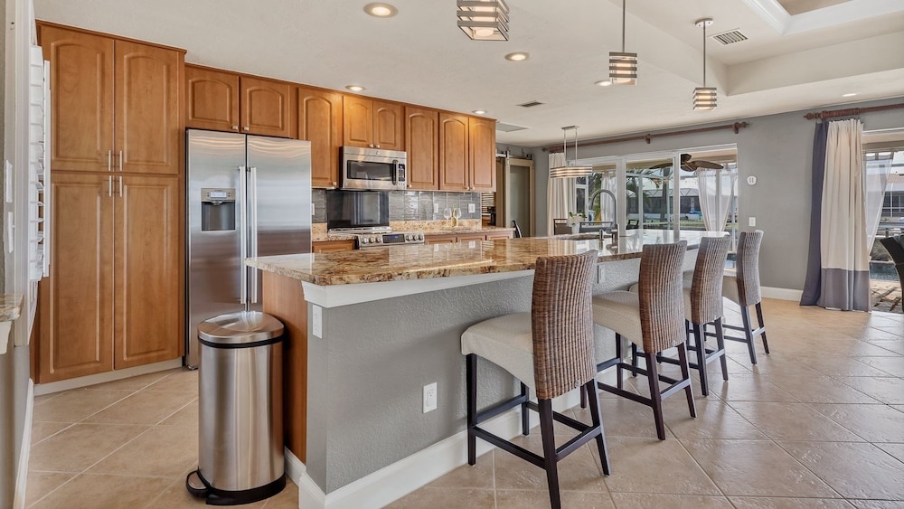 Punta Gorda Isles 3 Bedroom Private Pool+Spa Home on Canal 3 Home