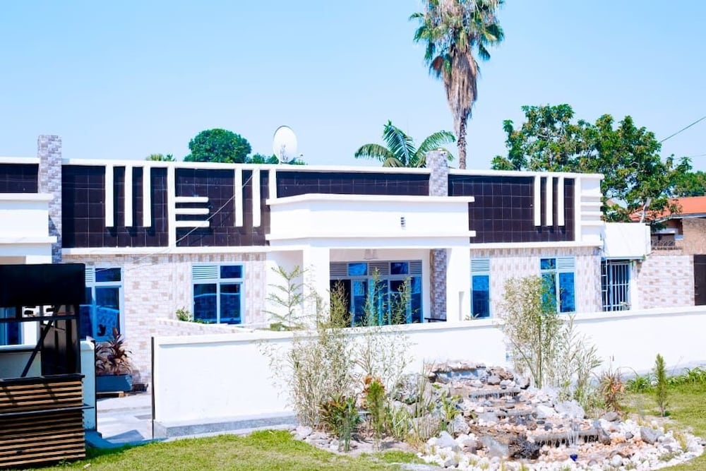 The Moon Geust House