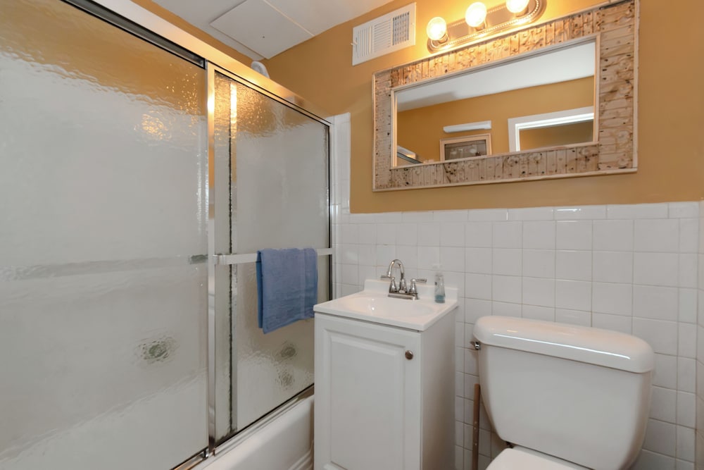Spacious 3BR Condo in DTWN