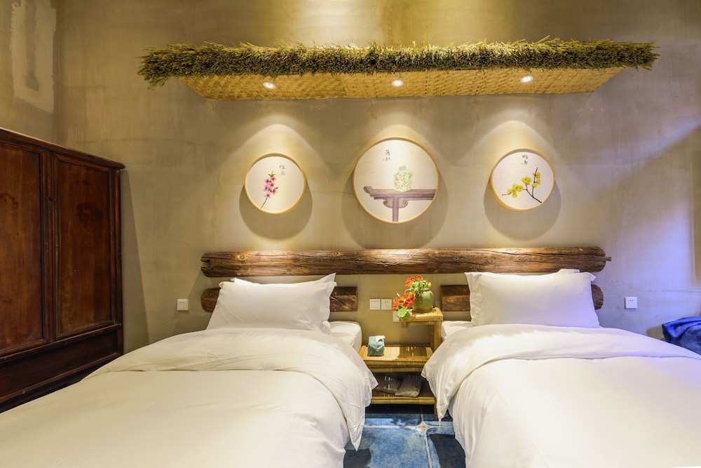 Lotus Mountain Boutique Inn