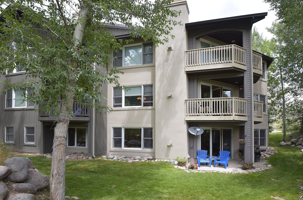 Canyon Run I-203 2 Bedroom Condo by Redawning - Property Image 7