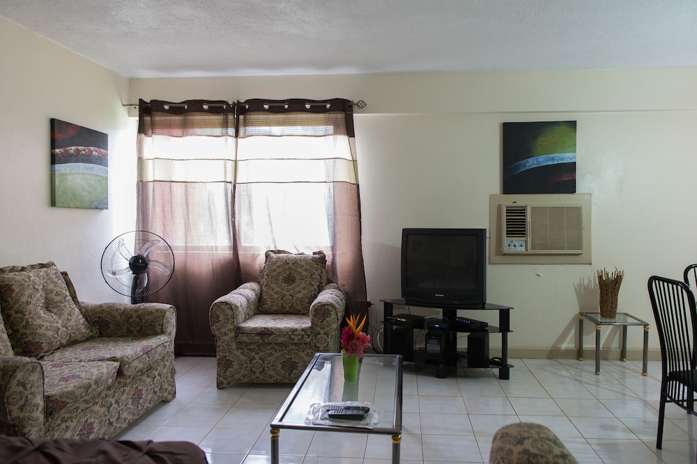 Island Breeze Studio