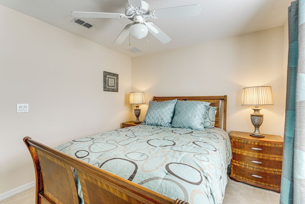 Pool, Games + Family Fun! Davenport Home by Disney