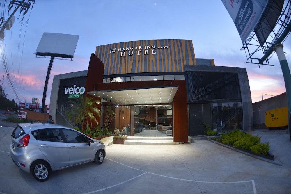 Hotel Hangar Inn Select Aeropuerto Guadalajara - Image 1