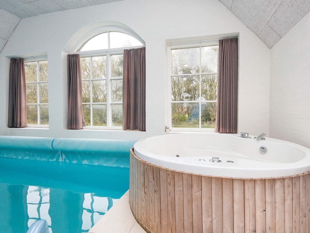 Luxury Retreat With Pool