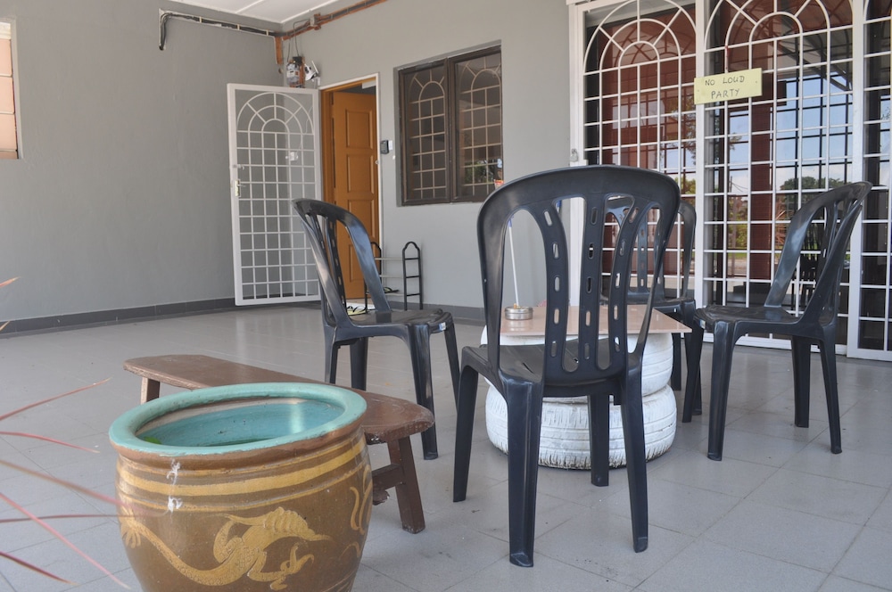 Home Guesthouse photo 2