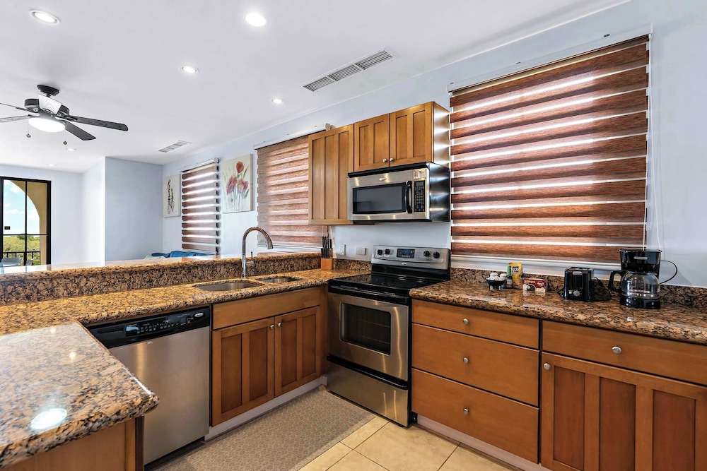 Coco Top-Floor 3-BD Ocean-View Unit at Pacifico By SPCR