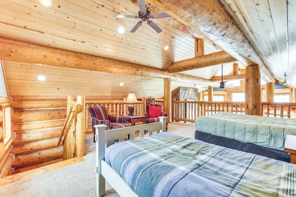 Spacious Frisco Home w/ Hot Tub & Mountain Views! view 5