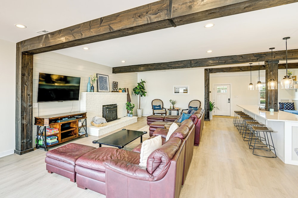 Fish, Boat & Unwind: Old Hickory Lake Retreat