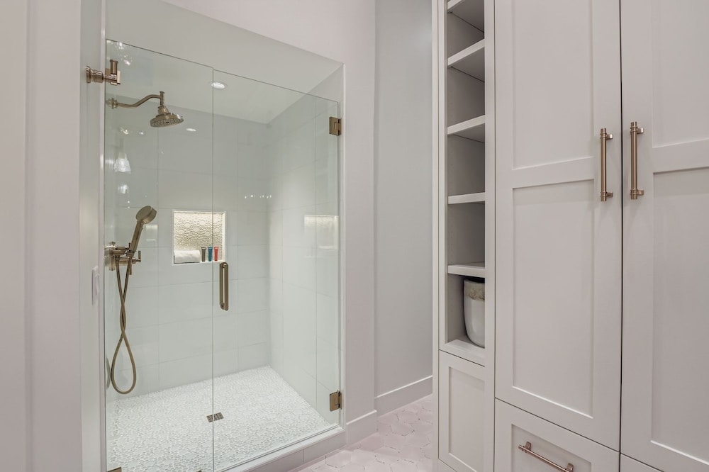 Old Town Luxe Retreat-walk To Main. Hottub-casita 173 4 Bedroom Home