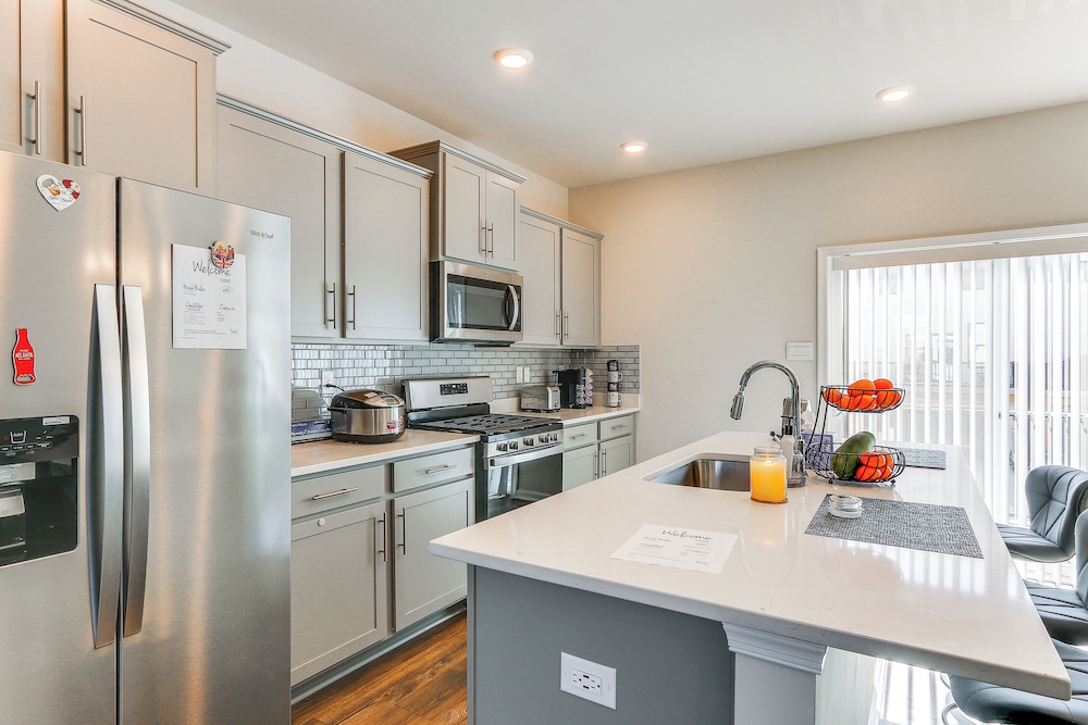 2 Mi to Dtwn Frederick: Updated Townhome
