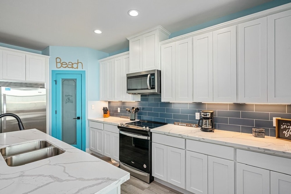 Oceanfront Manor 4 Bedroom Home