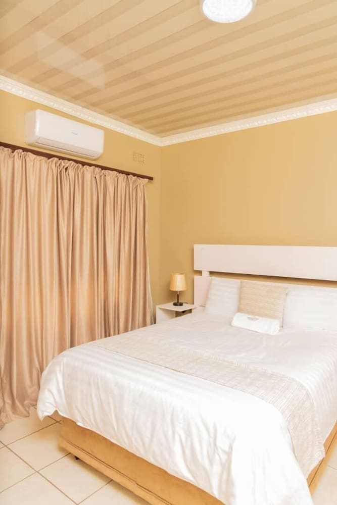 Kwena Cottage