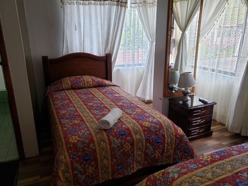 Hostal Monte Real