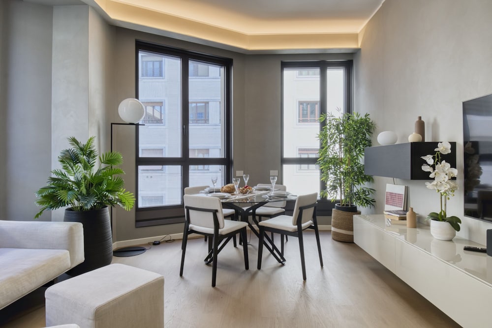 Central Tower S Babila - Elegant 2bdr With Rooftop Terrace