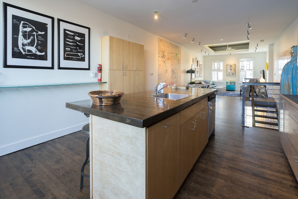 Applewood Suites - The Ossington Loft - Image 1