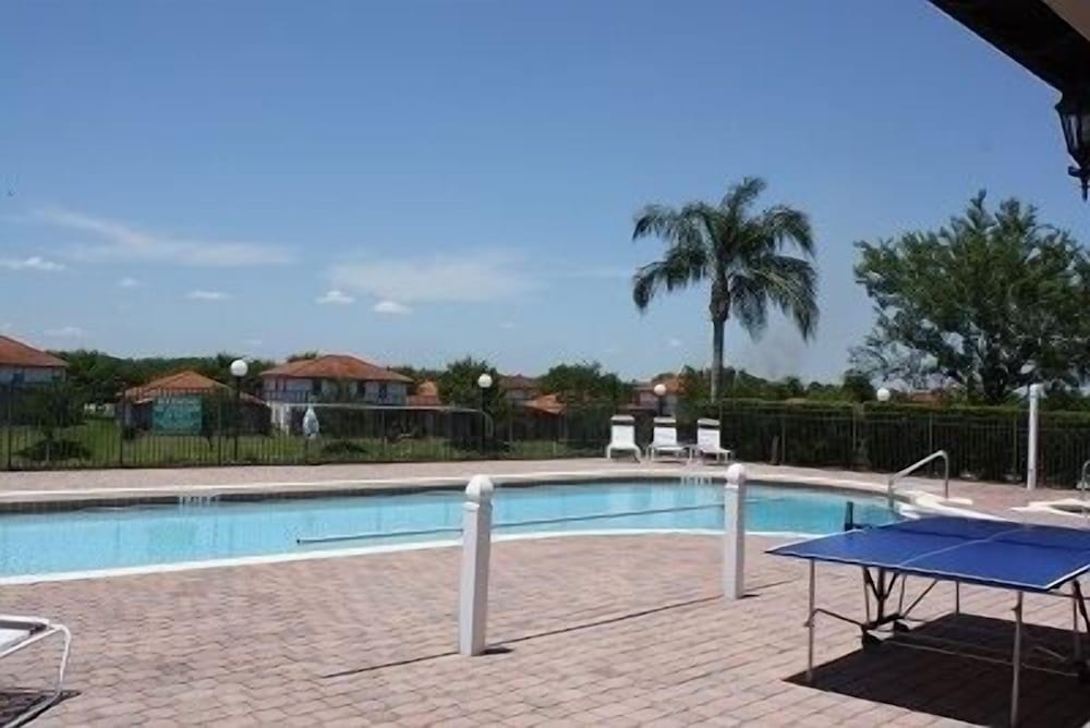 HG423SP 4 Bedroom villa in High grove 4 Home
