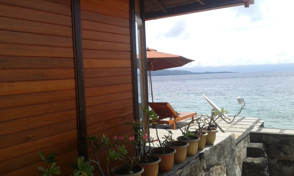 Tanta Moon Luxury Villas Siladen Island