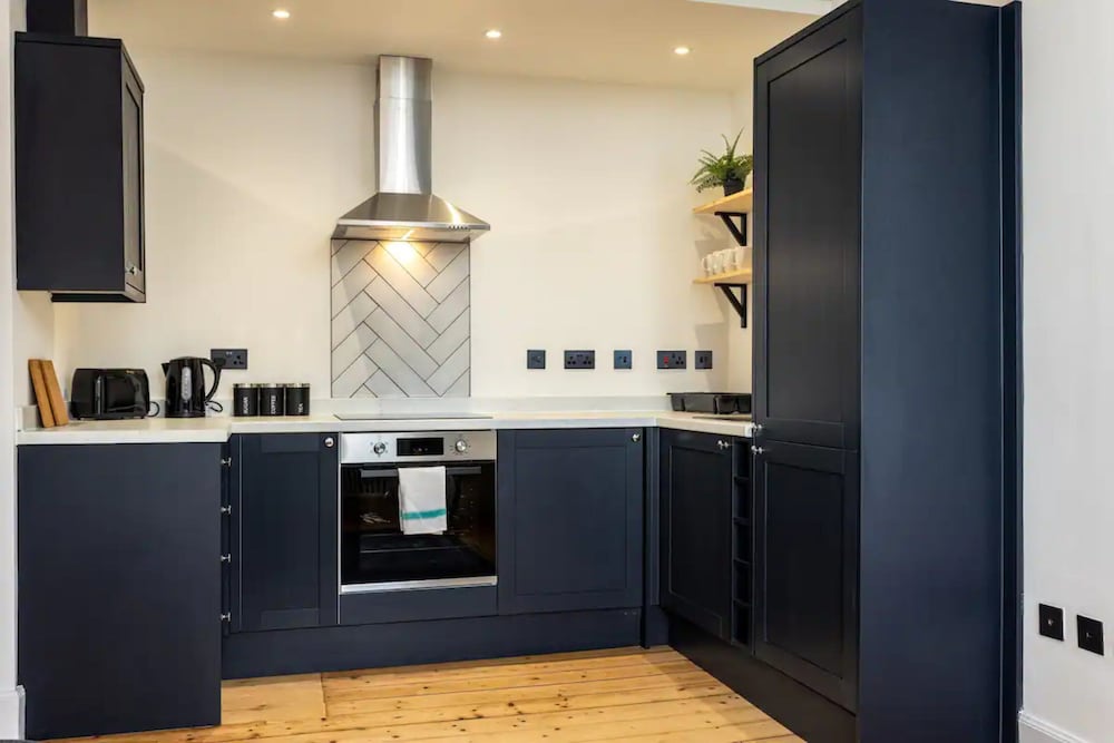 Brand New 1 Bedroom Apartment Right Beside Arthur's Seat view 5