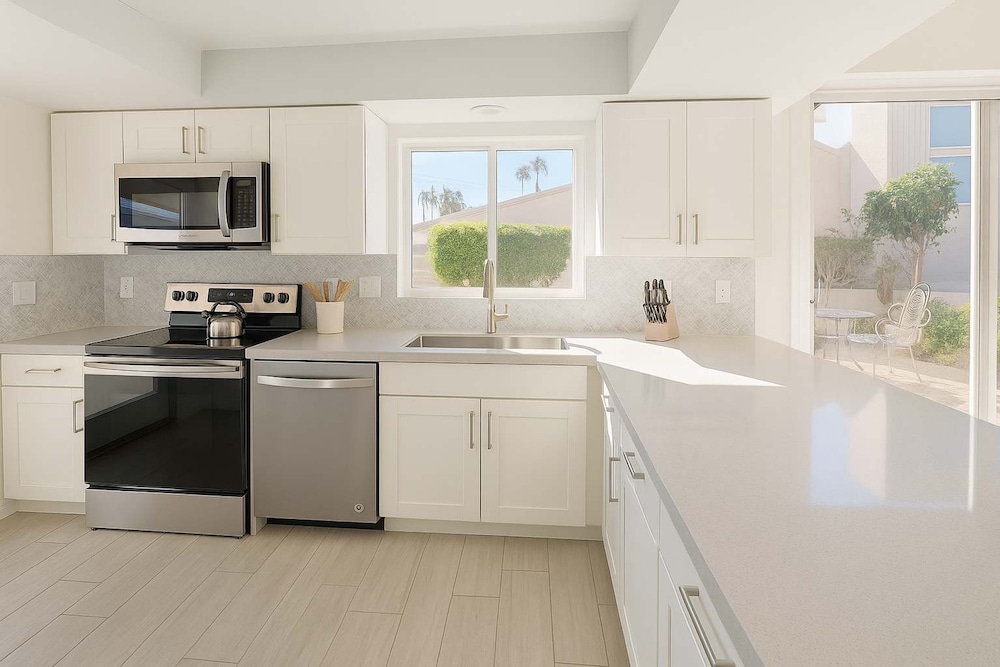 Mission Beach Bayfront Condo Steps to Ocean