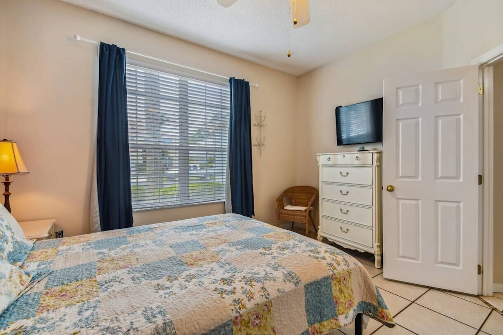 4BR Lake Berkley Home w/ Private Pool