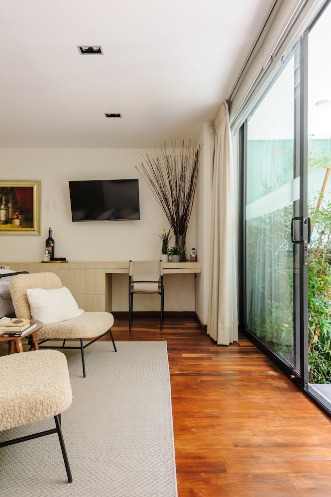 Upscale 4BR House in Condesa photo 4