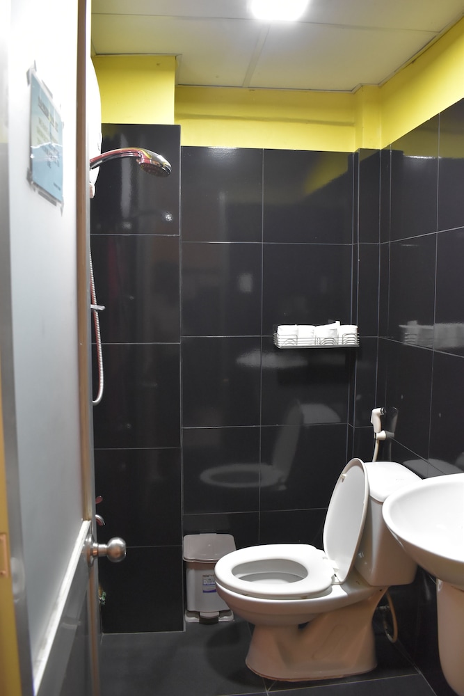 Hangout Hostel HCM